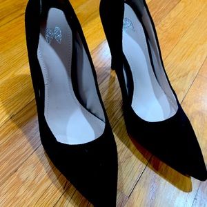 Victoria’s Secret 4 in heels